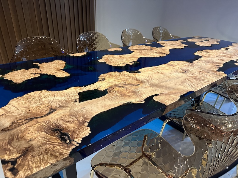 【東京都小平市】カエデ×ワイルドブルーレジンテーブル