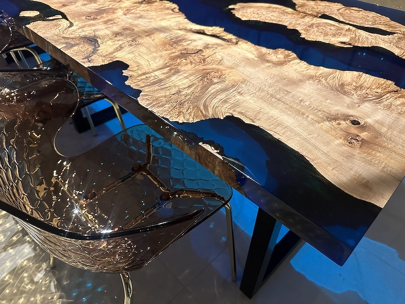 【東京都小平市】カエデ×ワイルドブルーレジンテーブル