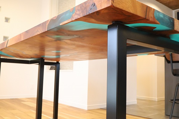 【東京都】ボセ×simodaブルー リバーテーブル レジンテーブル