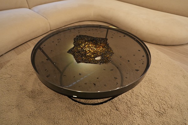 【東京都大田区】隕石（本物）レジンテーブル