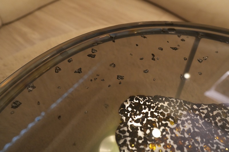 【東京都大田区】隕石（本物）レジンテーブル