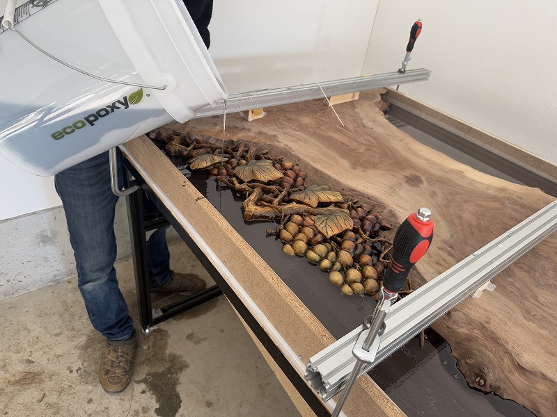 彫り物クラロレジンテーブル