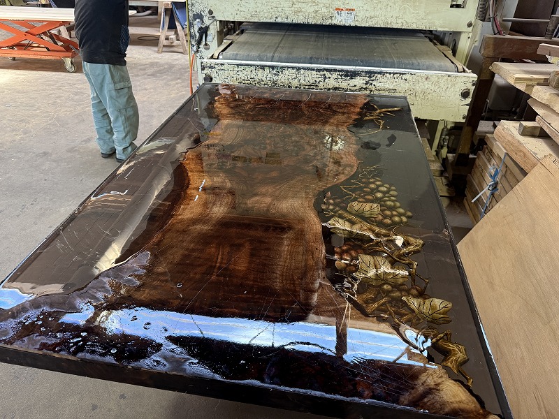 彫り物クラロレジンテーブル