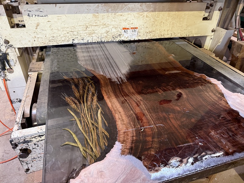 彫り物クラロレジンテーブル