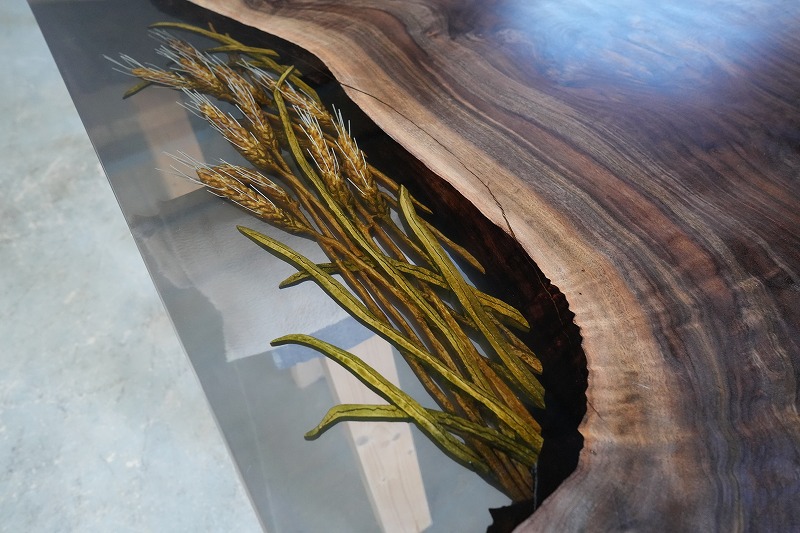 【東京都】クラロ×dark II 彫り物レジンテーブル