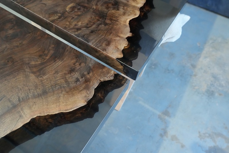 【東京都】クラロ×dark II 彫り物レジンテーブル