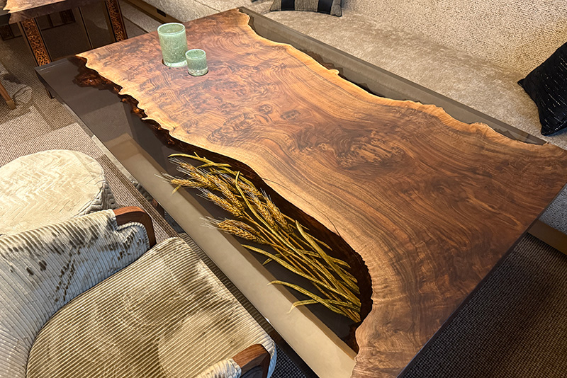 【東京都】クラロ×dark II 彫り物レジンテーブル