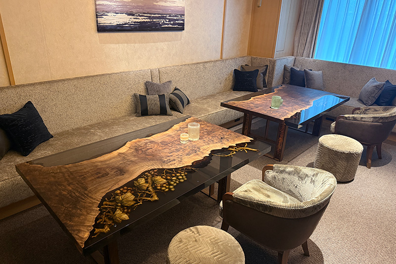 【東京都】クラロ×dark II 彫り物レジンテーブル