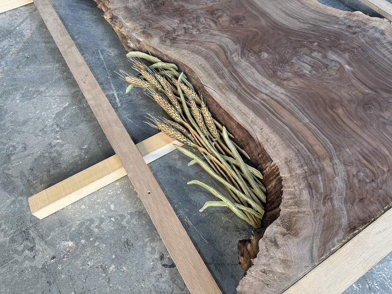 彫り物クラロレジンテーブル