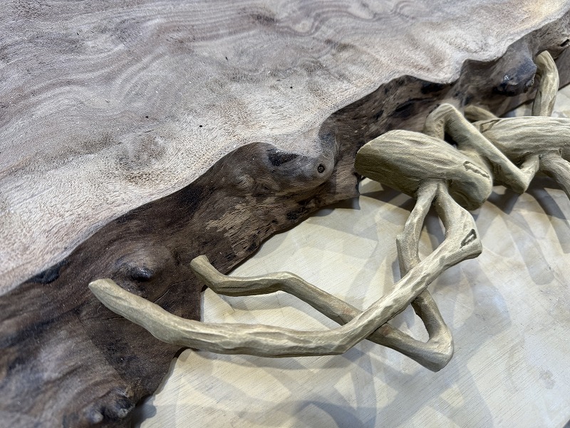 彫り物クラロレジンテーブル