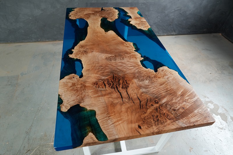 【沖縄県】メープル×エメラルドグリーン レジンテーブル