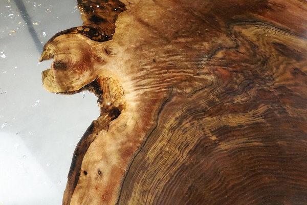 【東京都】クラロウォールナット×クリア×金箔・銀箔 レジンテーブル