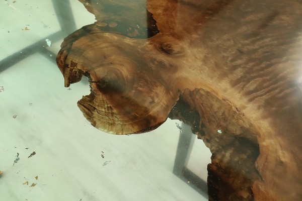 【東京都】クラロウォールナット×クリア×金箔・銀箔 レジンテーブル